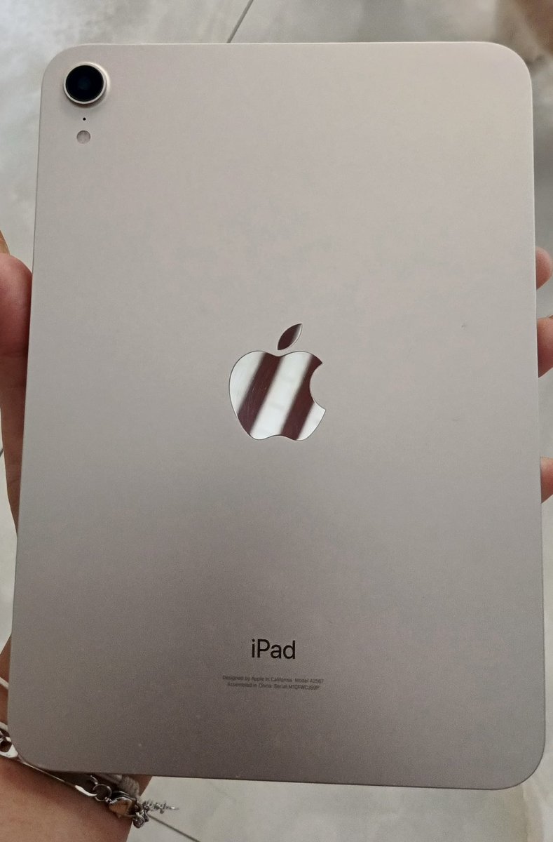 miconnieco's tweet photo. Wts ipad mini 6 wifi only 64gb starlight minus casan ga ori dan ada penyok kaya di foto bisa shopee 4.150k https://t.co/85Aieihzx7