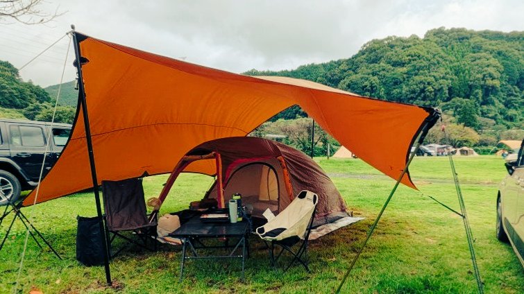 caplico_san's tweet photo. 本日は息子と2人キャンプ
久々ogawaのステイシーst2
過保護張りにて雨対策
息子はただただゲーム
私はただただぼーっとしています https://t.co/PHNdhqoUMr