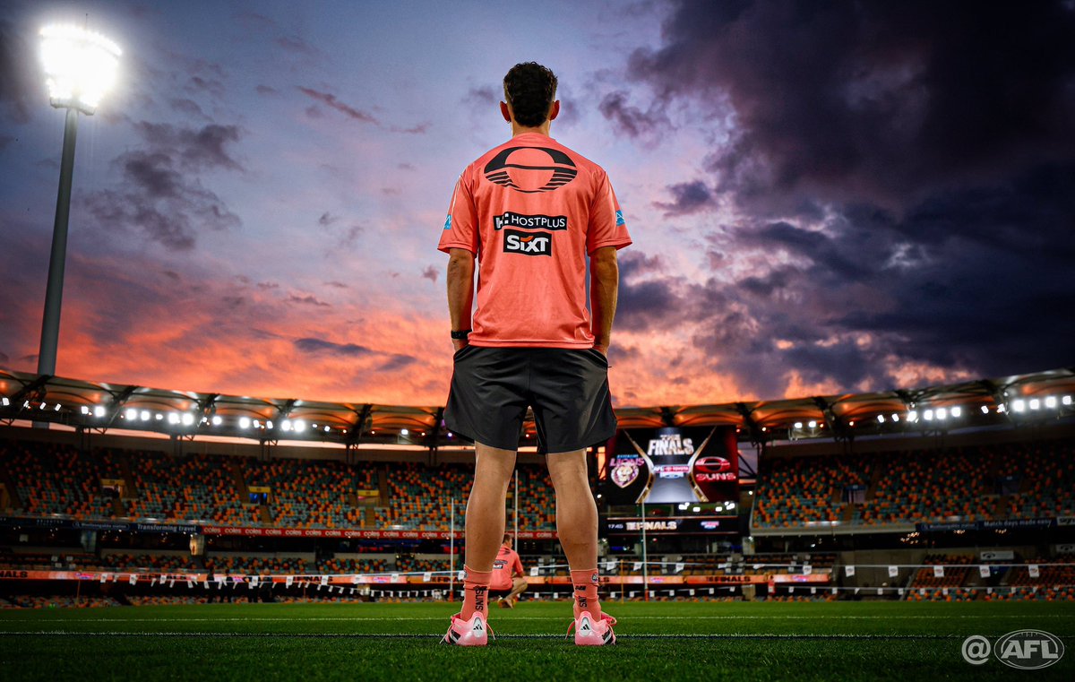 MichaelCWillson's tweet photo. Suns Rising #AFLFinals https://t.co/umJAPZeeua