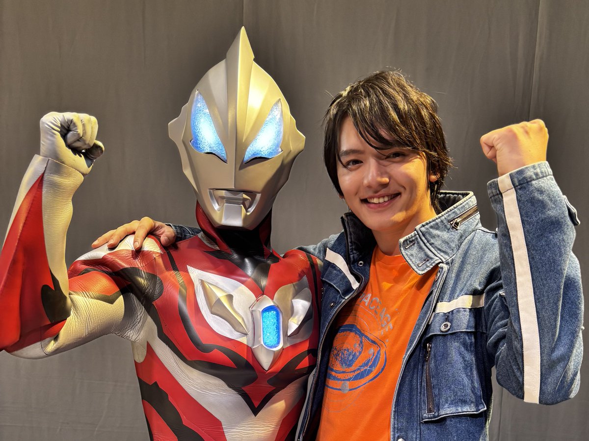hamatatsu_0827's tweet photo. #ツブコン 
 #ツブコン2025 

「NEW GENERATION THE LIVE スターズ編 ウルトラマンゼロ～はじまりの物語～TSUBURAYA CONVENTION 2025 SPECIAL STAGE｣

1公演目も大盛り上がり！🔥
ありがとうございました！🙇‍♂️

この後17:30から2公演目もよろしくお願いします！！！🦋

 #空想の力 https://t.co/ceKZv6wX79