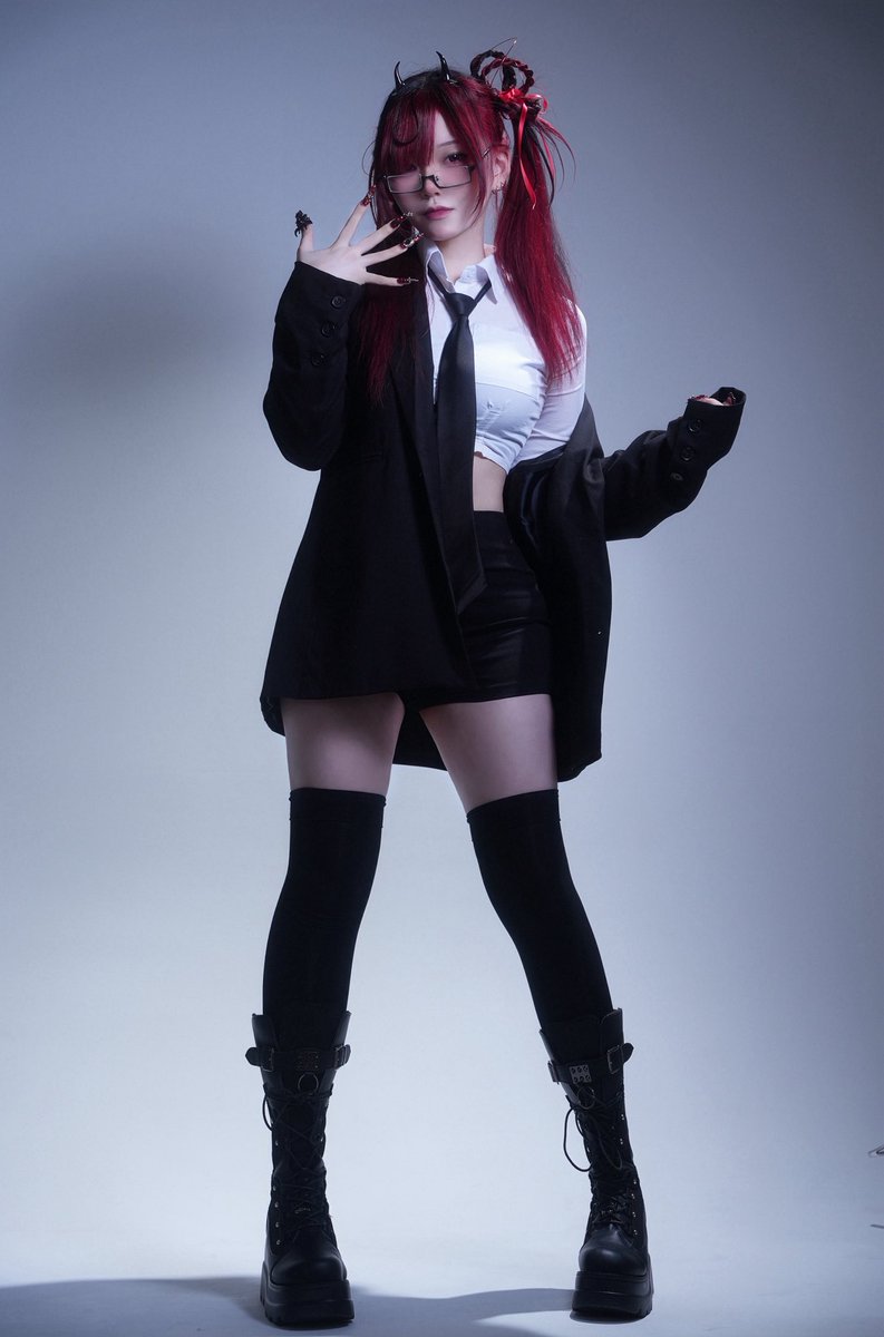 ۞═════⚔═════۞
 
                           🪭
                         红色
              
۞═════⚔═════۞