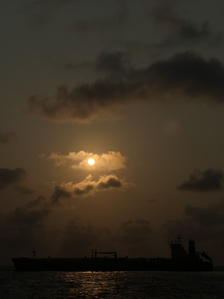 ibmachina's tweet image. Sunsets at sea