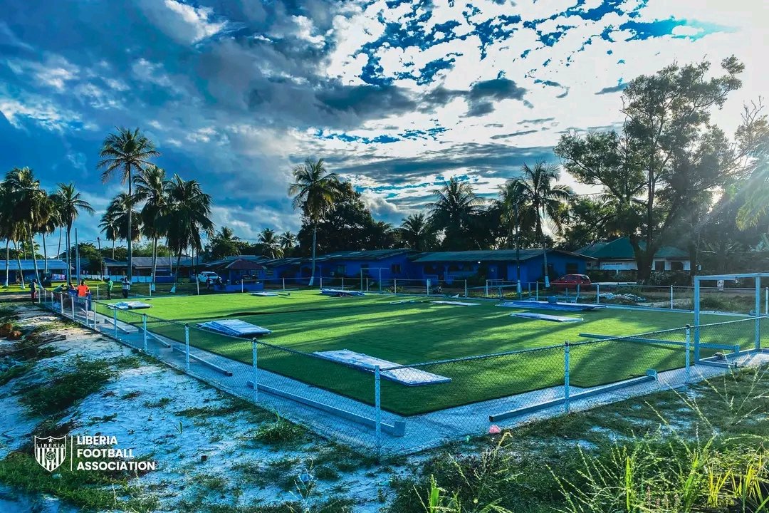 The LFA/FIFA Football Arena Project at Bible Way Mission School is nearing completion .

This will be followed by the second LFA/FIFA Football Arena project in the EBK Barracks.

#footballdevelopment #football #Liberia