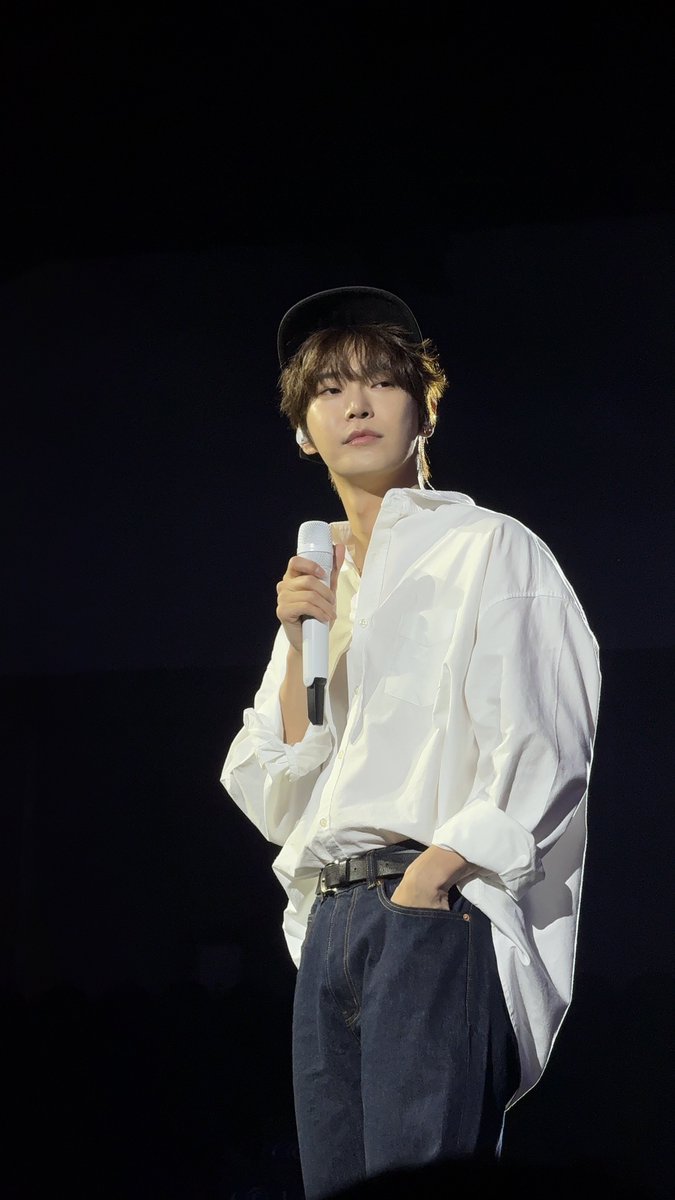 장미 ᰔᩚ (@nnwnana) on Twitter photo 🧘🏻♀️🧘🏻♀️🧘🏻♀️
 #DOYOUNG_Doors_in_BANGKOK 🧘🏻♀️🧘🏻♀️🧘🏻♀️
 #DOYOUNG_Doors_in_BANGKOK