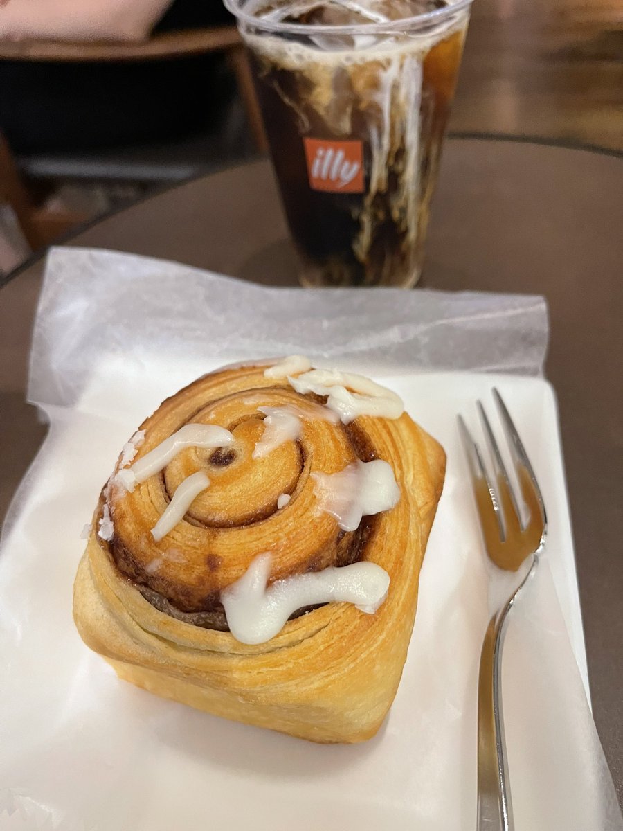 kazmas_02's tweet photo. #ILBAR 恒例の次の映画の時間調整に。イタリアンカフェだそう🤗 https://t.co/mPZ6IcjBMS