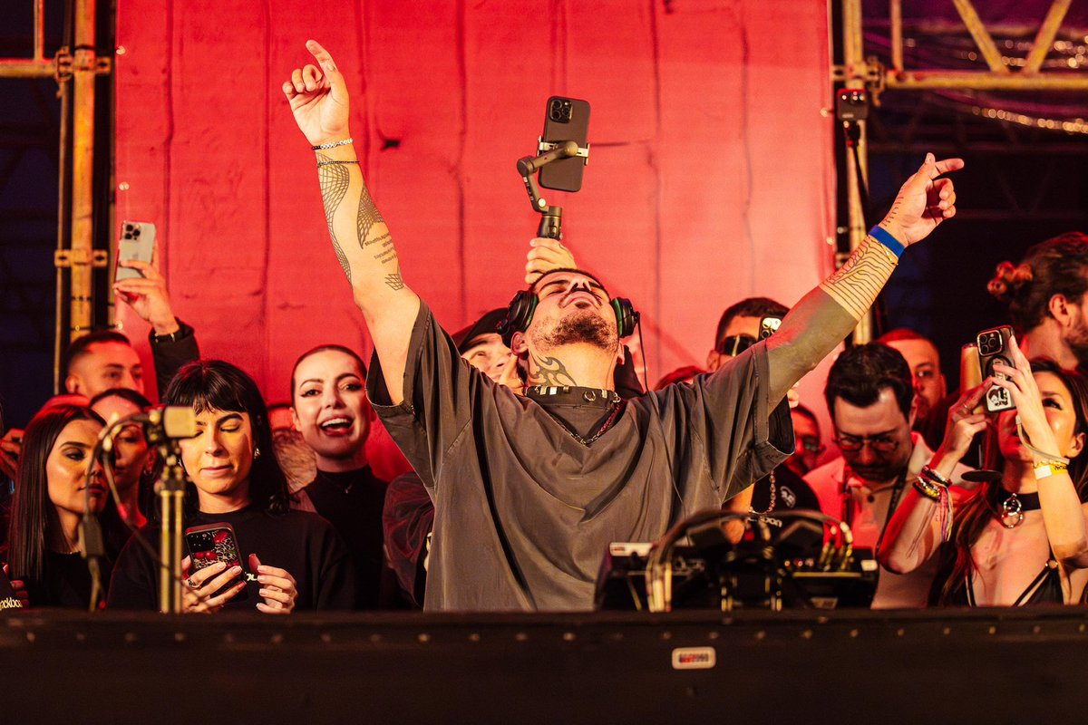 HOJE É DIA DE VINTAGE CULTUREEEEE
Hoje é dia de matar a sede, galera! ✨