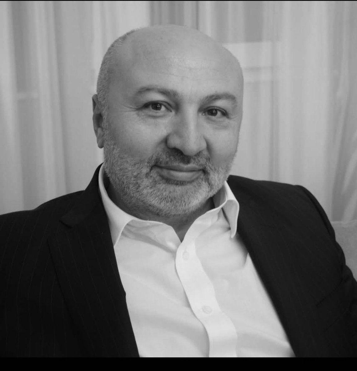 Cumhurbaşkanımızın Başdanışmanı değerli büyüğüm  Hamdi Kılıç’a Allah’tan rahmet, ailesine, yakınlarına, sevenlerine başsağlığı ve sabır diliyorum.

Cumhurbaşkanımıza özverili çalışmalarıyla hizmet etmiş merhum Hamdi Kılıç, ömrünü milletimize ve devletimize adadı. Mekânı cennet,