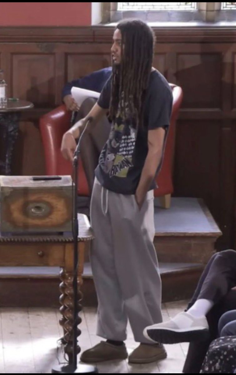 I wore a dress for my Cambridge Union debate earlier this year. 

The President of the Oxford Union, George Abaraonye, is below, debating Charlie Kirk at the Oxford Union.😱

Now he mocks Charlie’s death.

Teaching children to wear a uniform with pride matters.