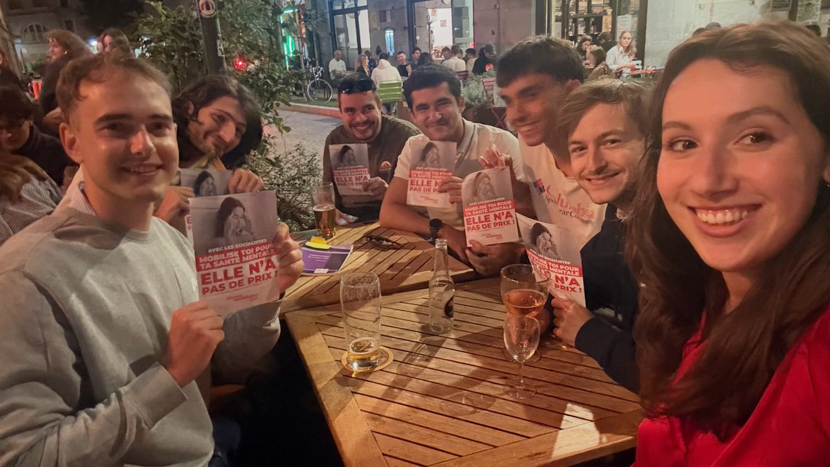 Un moment de convivialité et d’échanges lors de l’apéro avec les jeunes socialistes de l’Isère !

Des discussions riches, des idées qui fusent et surtout le plaisir de se retrouver autour de valeurs communes et d’une belle énergie collective. 🌹✨