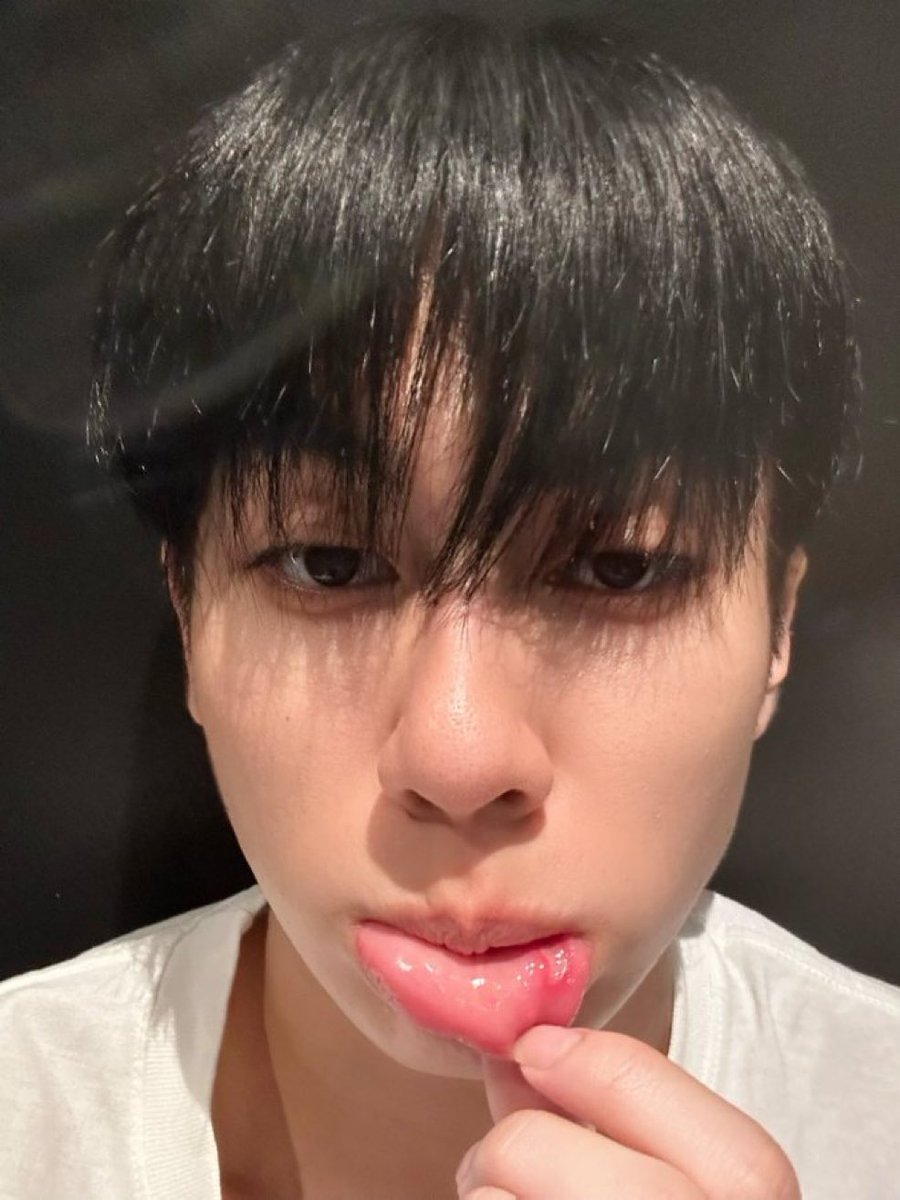 เจย์ขอร้อนในหน่อย
เจย์………………………..
#JAYkansopon  #DICE_SONRAY