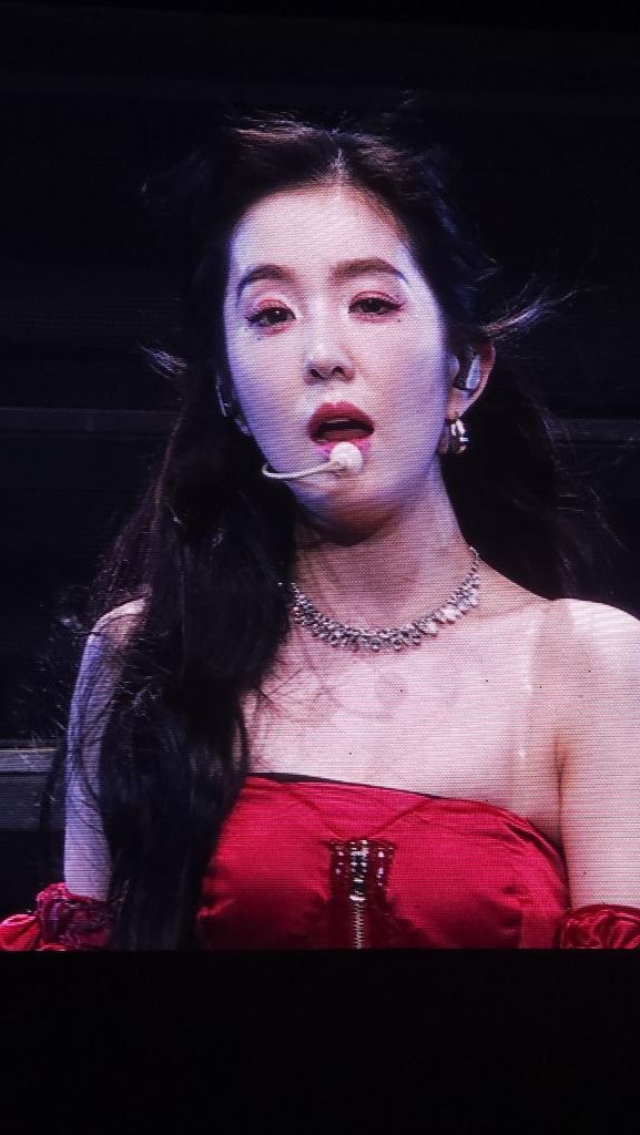 gooddayfrap's tweet photo. OMG IRENE 😭

#BALANCEinKualaLumpur
#AseulinKL 
#Irene #Seulgi #RedVelvet_IRENE_SEULGI
#REDVELVET_IRENE_SEULGI_BALANCE
#REDVELVET_IRENE_SEULGI_CONCERT_TOUR https://t.co/iZpTy04FVs