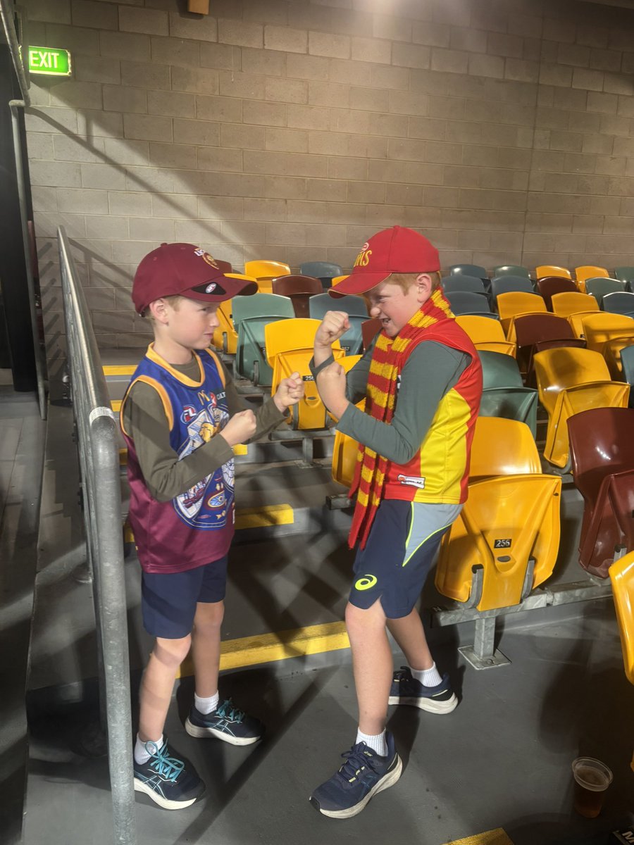 mickobrien83's tweet photo. Been on at my joint all week… tonight we settle it … 😤😤 #AFLLionsSuns #AFLFinals #QClash https://t.co/q6DMdvYLGm