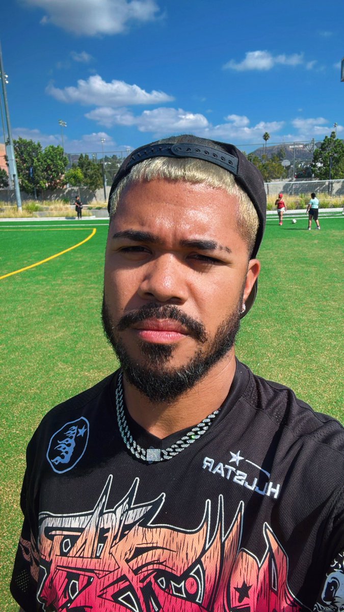 Eddie Lee. ™ tweet media