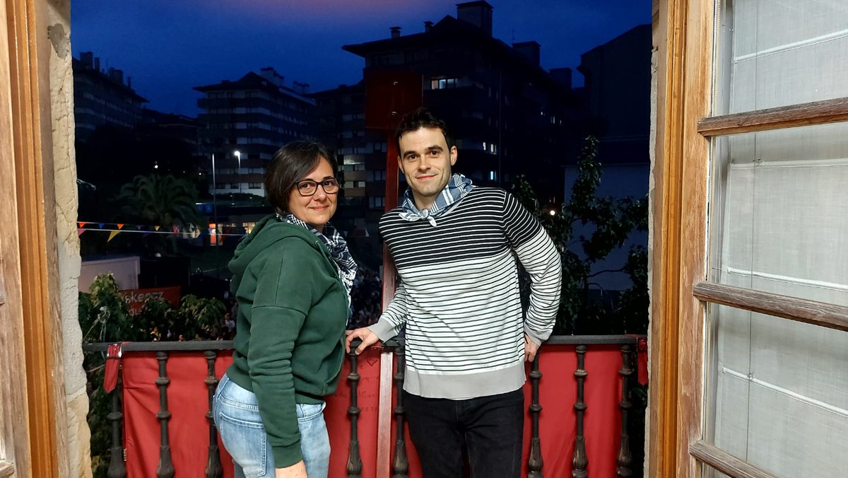 Hasi dira #Santakurtzak2025‼️

Alaitasunez, errespetuz eta aniztasunez beteriko jaiaz gozatzera animatzen zaituztegu🎉🎉

Deseamos a todas las vecinas de #Galdakao una fiestas alegres y llenas de respeto 🎉🎉

A disfrutar ‼️