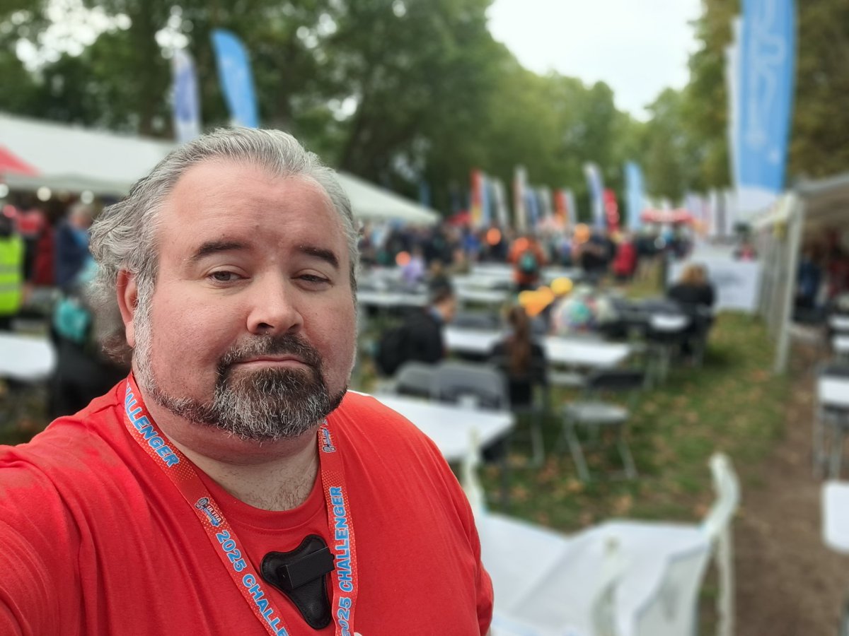 Just travelled 25k by tube from Surrey Quays to Putney Bridge.

About to do the return on foot.

Not sure yet which will be faster.

justgiving.com/page/rands-tha…