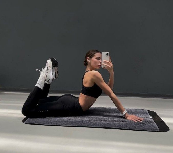 ceelune_'s tweet photo. a healthy outside starts from the inside. https://t.co/q4UZuLUjta