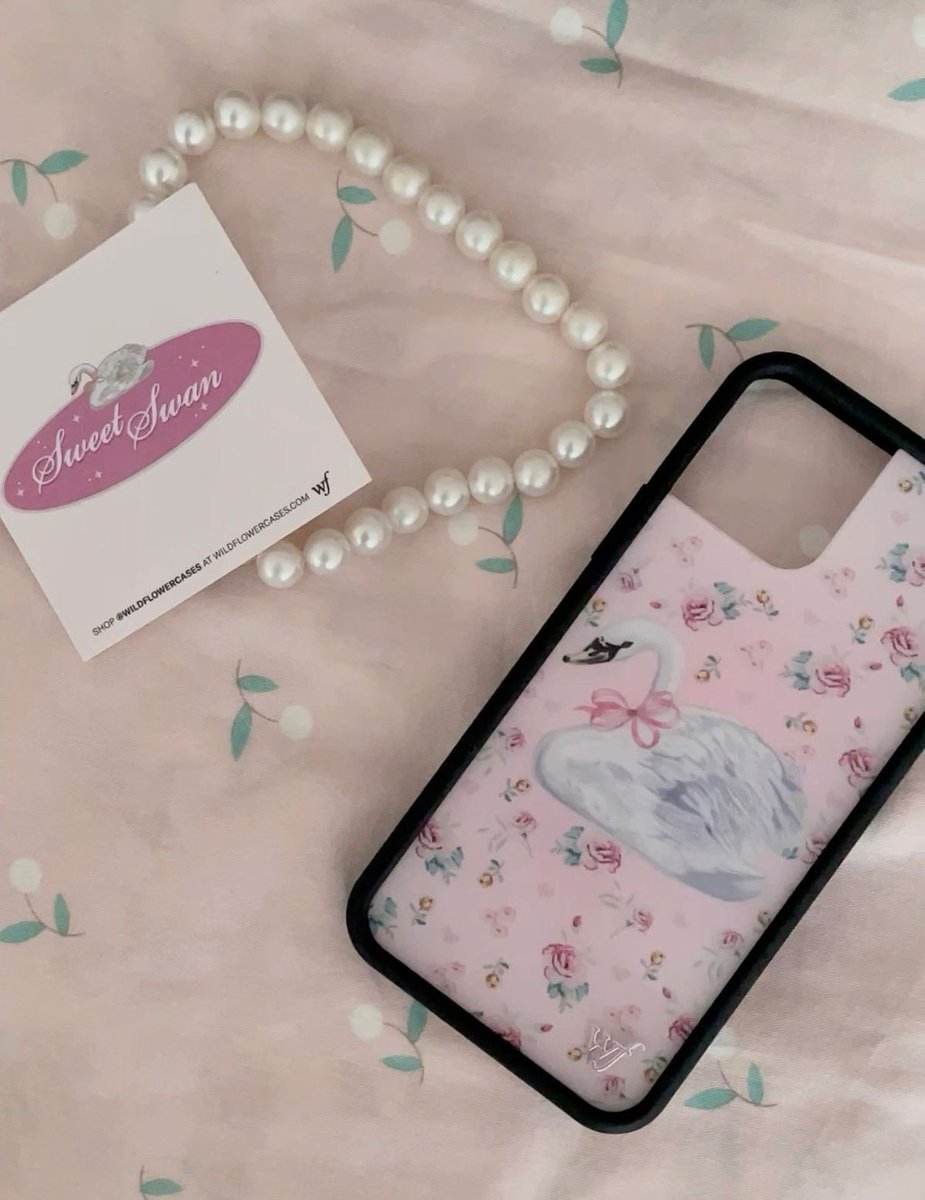 bubblebleeble's tweet photo. [พร้อมส่ง] Wildflower Case❣️ Sale❣️
Sweet Swan (iPhone 15 Pro Max) 
🦢 550 รวมส่ง https://t.co/RzWS33RnHI