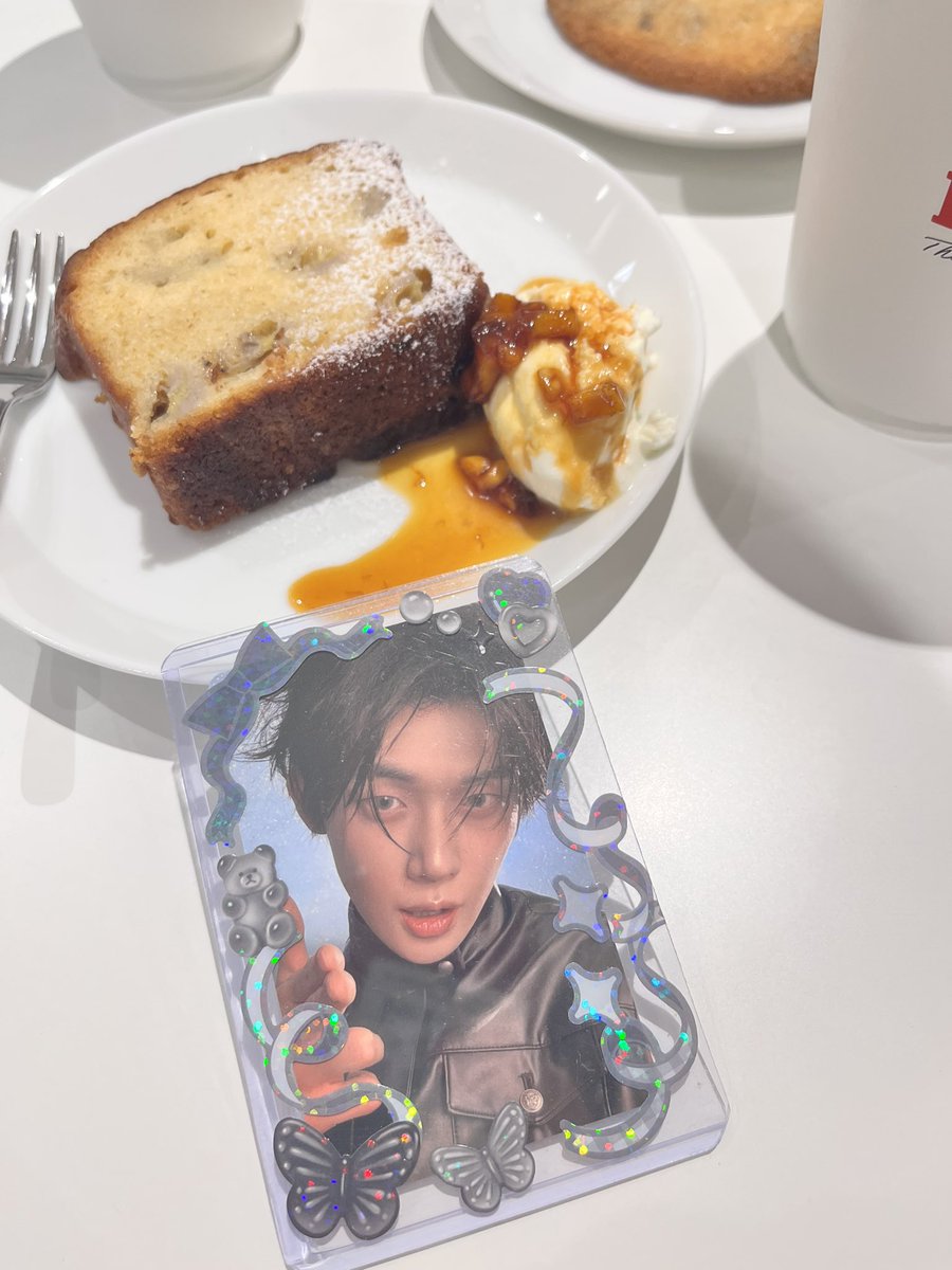 m26j13's tweet photo. 朝からウォーキング行ってピラティスも行ったからケーキ食べる！！
ヨンジュンお誕生日おめでとう☺️ https://t.co/Ug4PttQ4Ko
