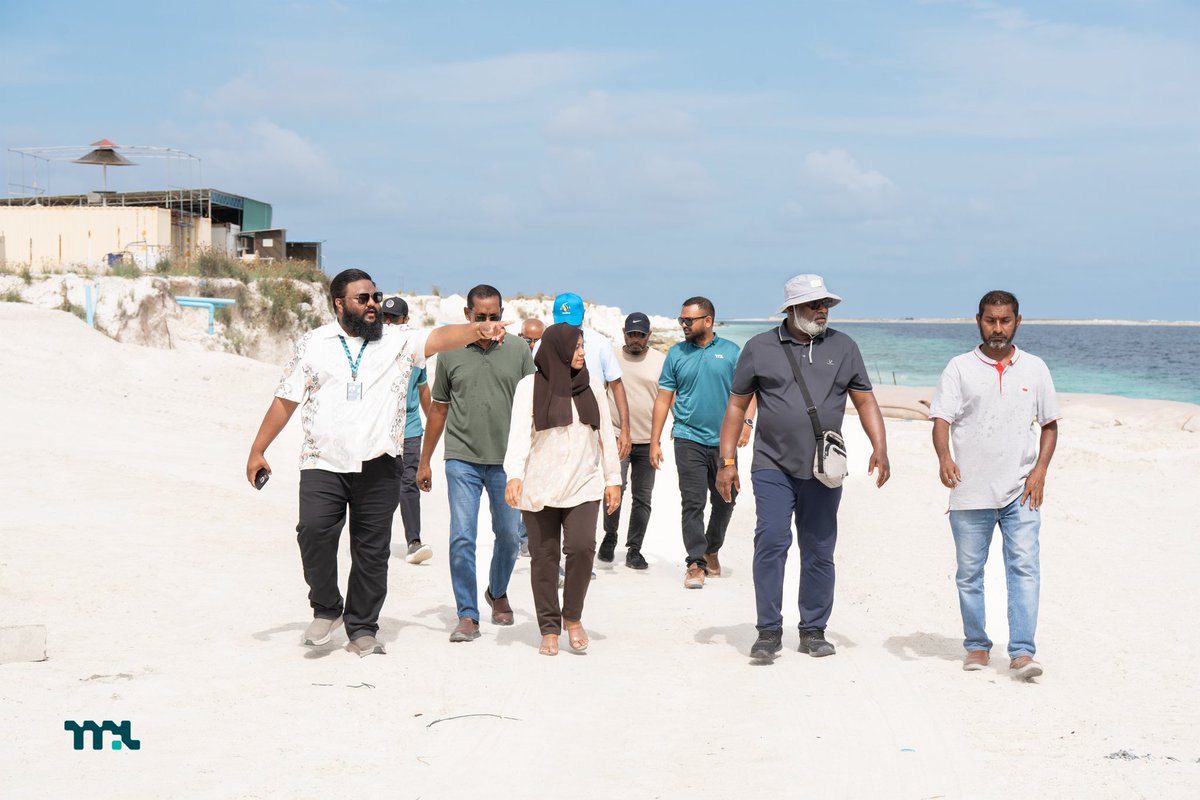 Portmv's tweet photo. The Senior Management of MPL and the Commissioner General of @CustomsMv visited Thilafushi today to observe the latest developments of the Integrated Logistics Terminal (ILT) Project.
#MaldivesPortsLimited #MPL #PortMV #MPLHidhumathugaa #Thilafushi #IntegratedLogisticsTerminal #ILT