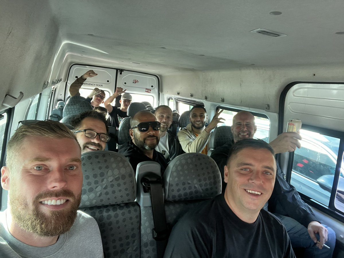 JasonFinnimore's tweet image. Nut bus away to Sheffield Wednesday👊🏻 @BristolCity @Richiegrich @wesleybryant79