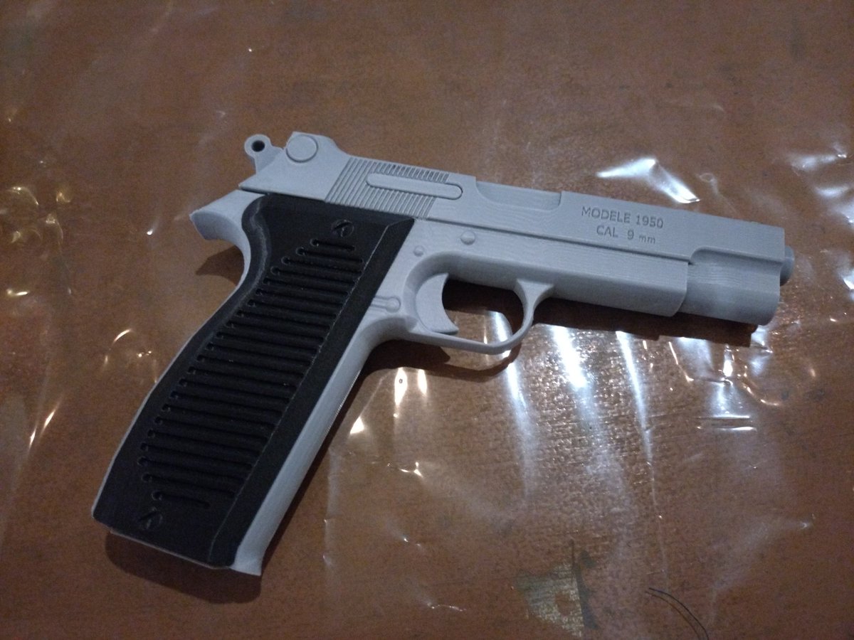 もうあきらめていた夢のMAC50が手元にあるという幸せ
更に改良してくれるらしいのでまだまだ死ねませんね。
改良版が楽しみ。