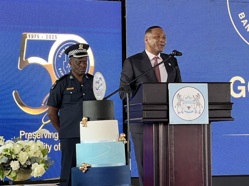 Liang Wang tweet media