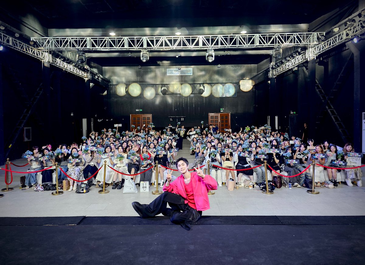 YIZHIYU Offline Fansign Event in Beijing ❤️

#XngHan_Xoul #XngHan
#WasteNoTime