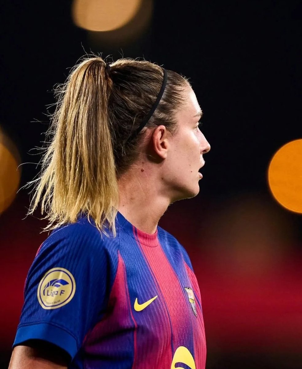 ALEXIA PUTELLAS 🆚️ DUX Logroño 

9 ocasiones de gol creadas
103 veces que tocó el balón 
92% de acierto en pases
100% de acierto en pases largos

Sin meter goles y sin dar asistencias, hizo un auténtico partidazo en la creación de juego del Barcelona.