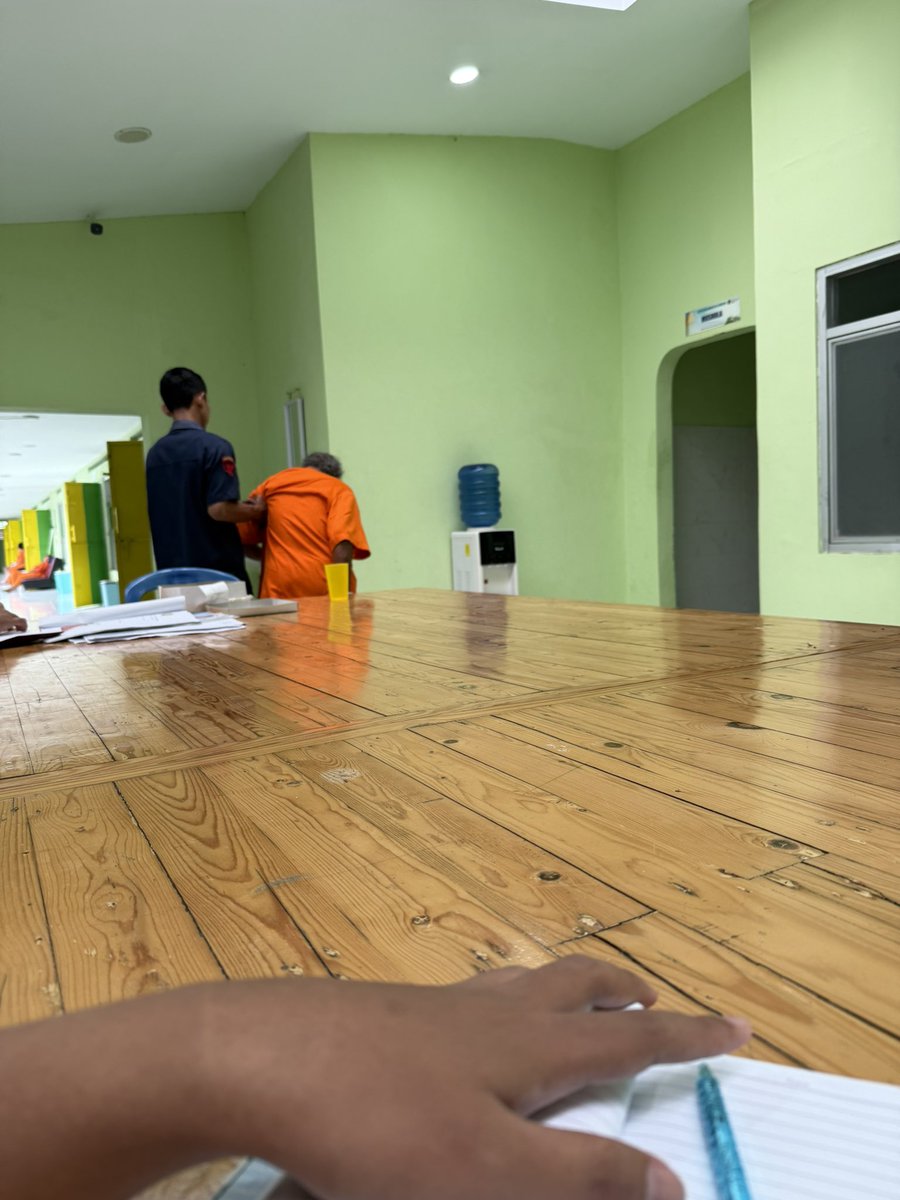 Aqilul2's tweet photo. Suka sedih sendiri kalau ada pasien kakek dibangsal jiwa https://t.co/nFTc24GfRe