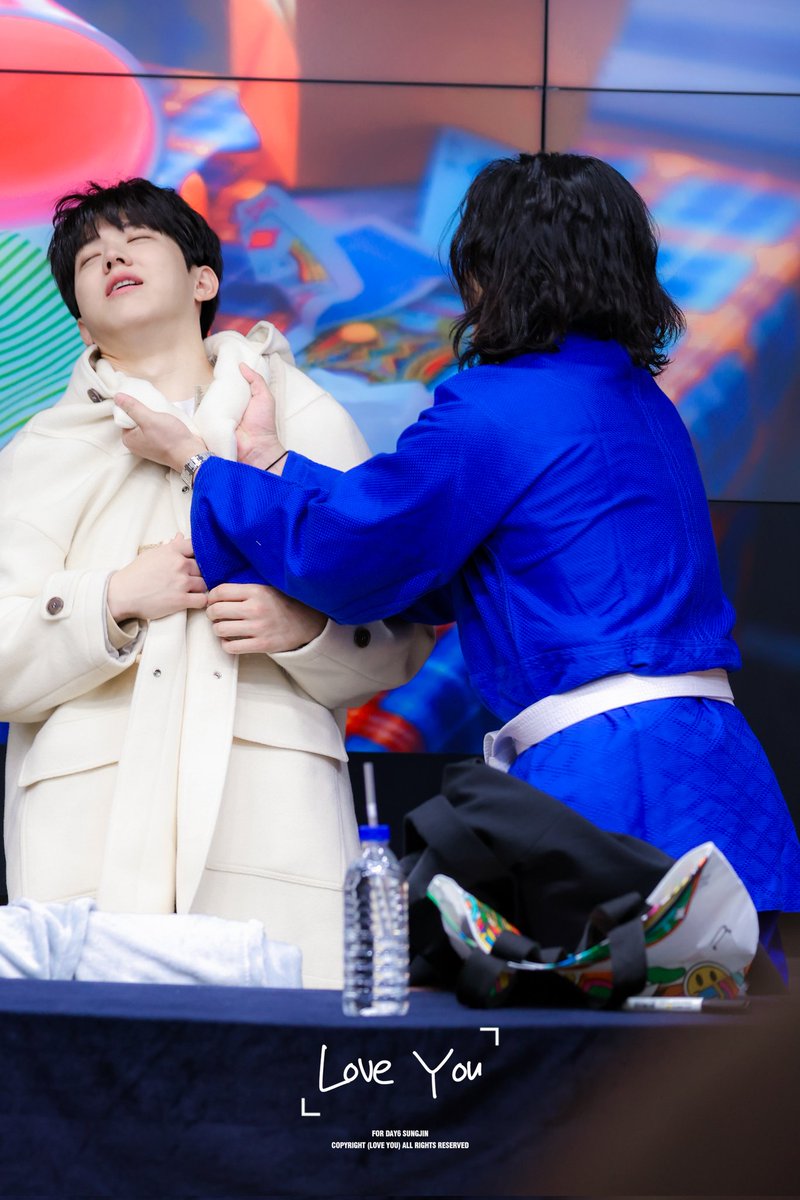 250913 #성진 #DAY6 #SUNGJIN
동생 공격 금지!