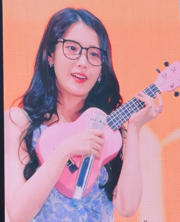 how i met iu:                   still with iu♡ :