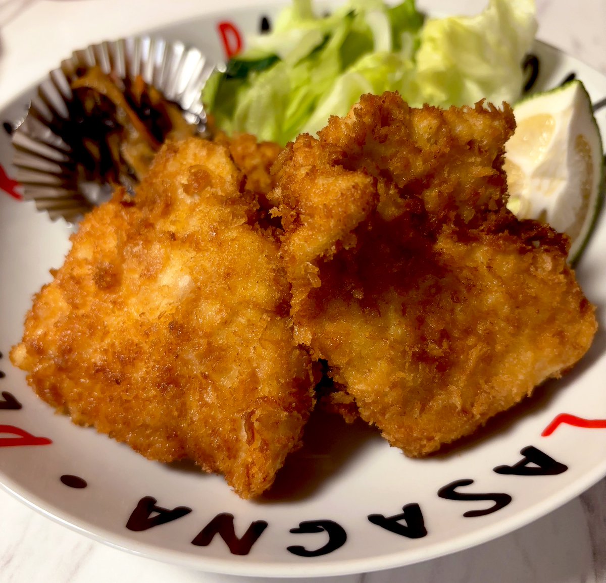 チキンカツぅぅぅ⸜(* ॑꒳ ॑*  )⸝✨
ソースかけずにすだちでいただきます
今旬だよね🫶

#れんぐるめ