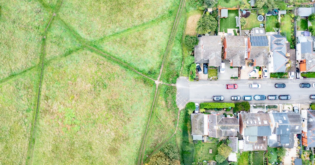 surreyep's tweet photo. By recycling food waste in your caddy, you have helped lower emissions, generate electricity to power households throughout the county and saved funds which can now be used to support other essential services ♻️ https://t.co/sssRWo4Y2N