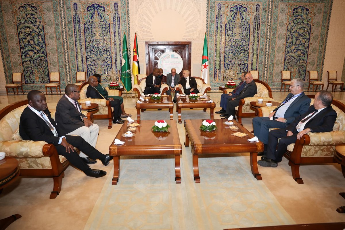 Ambalgmaputo's tweet image. المركز الدولي للمؤتمرات| افتتاح الطبعة الرابعة لمعرض التجارة البينية الإفريقية  "IATF 2025"

مشاركة الرئيس دانييل فرانسيسكو شابو رئيس جمهورية موزمبيق