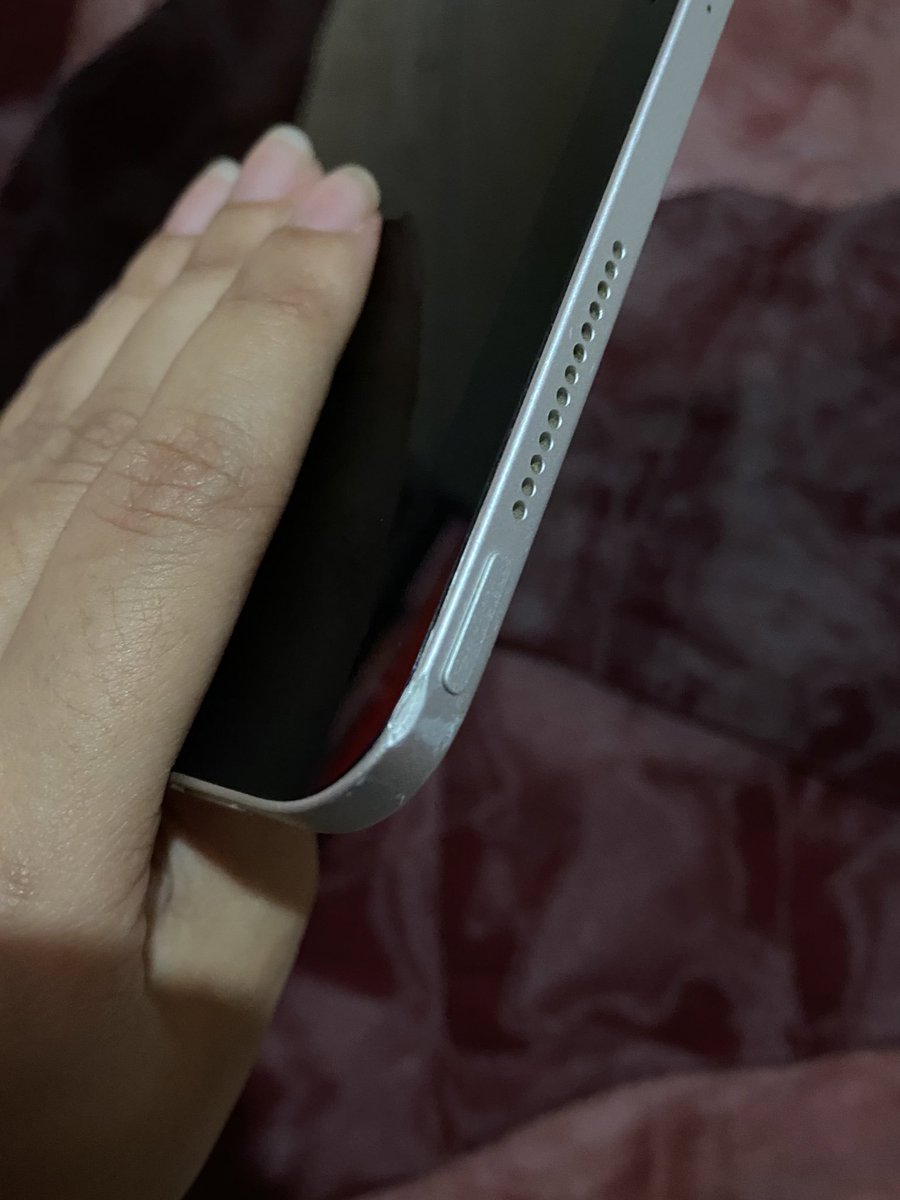 blupberrie's tweet photo. #wtswtbipad iPad Pro 2020 (gen2) wifi only 128gb silver ex inter. Very good deal incl apple pencil ori. 7jt only.✨ https://t.co/SyYVUgUm7X