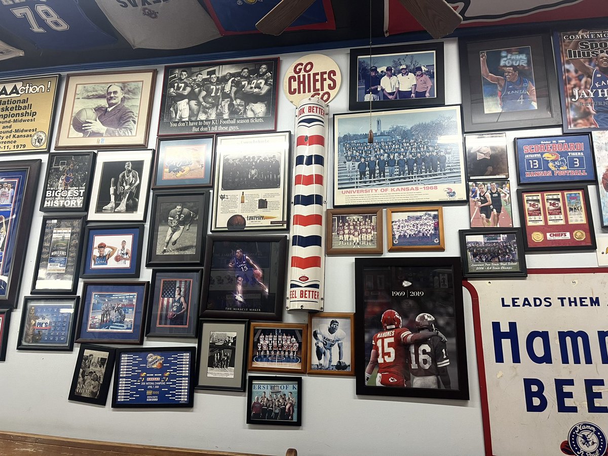 Early morning downtown barber hits the soul