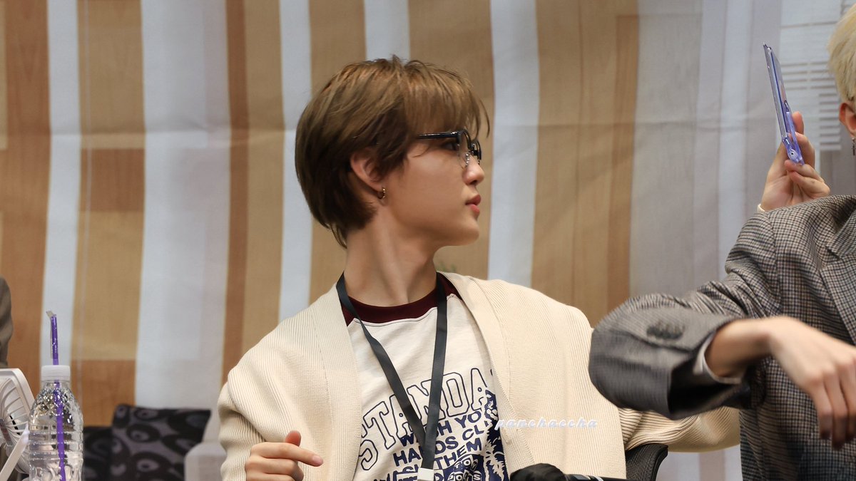 250913 메이크스타 도영

안경 써줘서 고마워👓

#트레저 #도영  #DOYOUNG 
#ドヨン #TREASURE