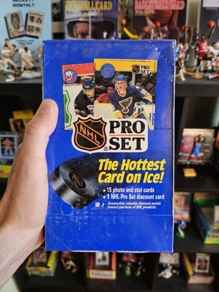 🚨 GIVEAWAY ALERT 🚨

For a chance to win this sealed box of 1990 Pro Set NHL Hockey 🤩

Like / Follow / Repost to Enter ♻️

Winner TBA Sunday 9/21 📢