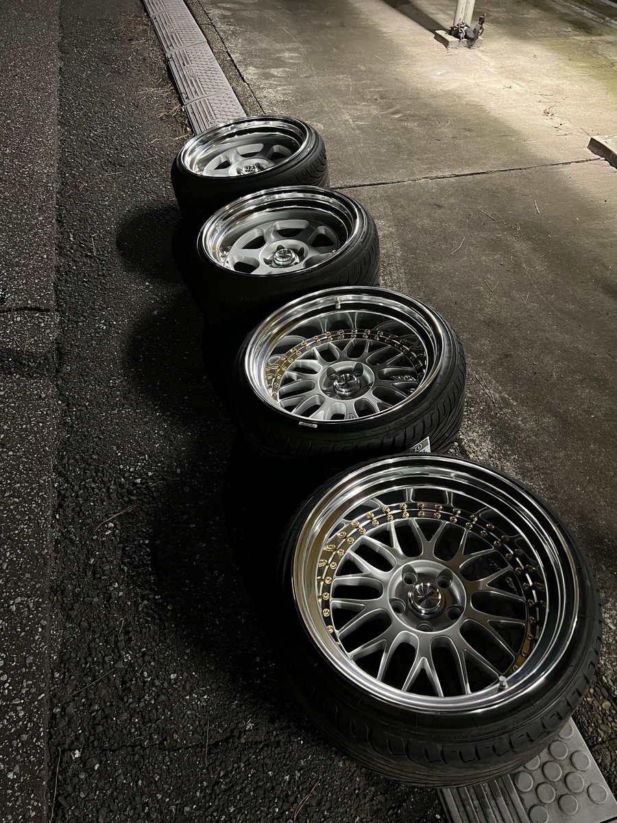 フロントのL1イボできたから
M1に変更でアウトリップ化👏
10j-25 
スペーサー5㎜

リアもタイヤ使い切り次第M1に
変更します😂

マイスター教🧘🏿ってやつ？

L1×M1