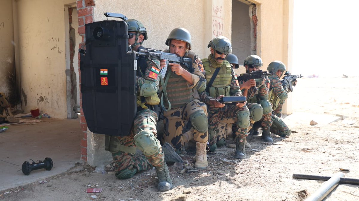 HQ_IDS_India's tweet image. #IndianArmedForces contingent participated in joint training for Military Operations in Urban Terrain, as part of the Multilateral Joint Military Exercise #BrightStar2025, at Mohd Naguib Military Base in #Egypt.#IndianArmy troops were part of joint house intervention teams and…