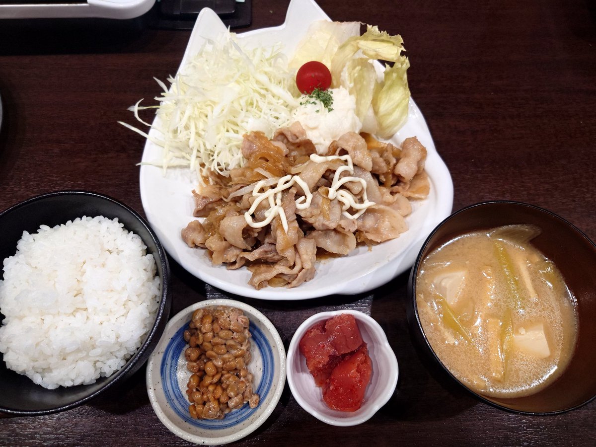 かなり前に訪問
新宿歌舞伎町
おうち<a href="/mid703/">おうち</a>

こちらでは注文したメニューを目の前でキャストさんが作ってくれます！
しかも美味しい
歌舞伎町で遊ぶ前の腹ごしらえにどうぞ！

ALTへ