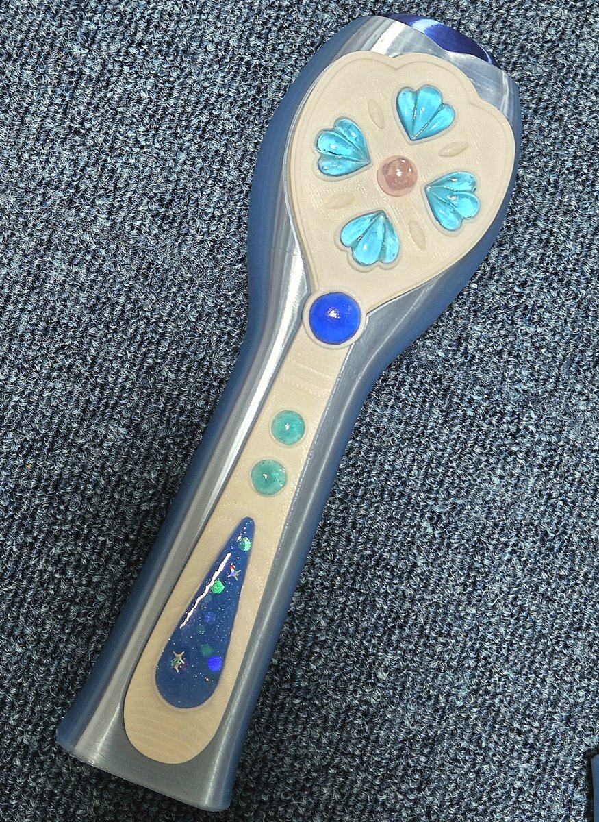 _ssunmade's tweet image. 코스프레 소품 제작

피치피치핏치 - 2기 마이크
전체 모델링은 3D프린트 이용, 진주 제외 파츠들은 레진으로 제작했습니다🎶🥰

#태양공방