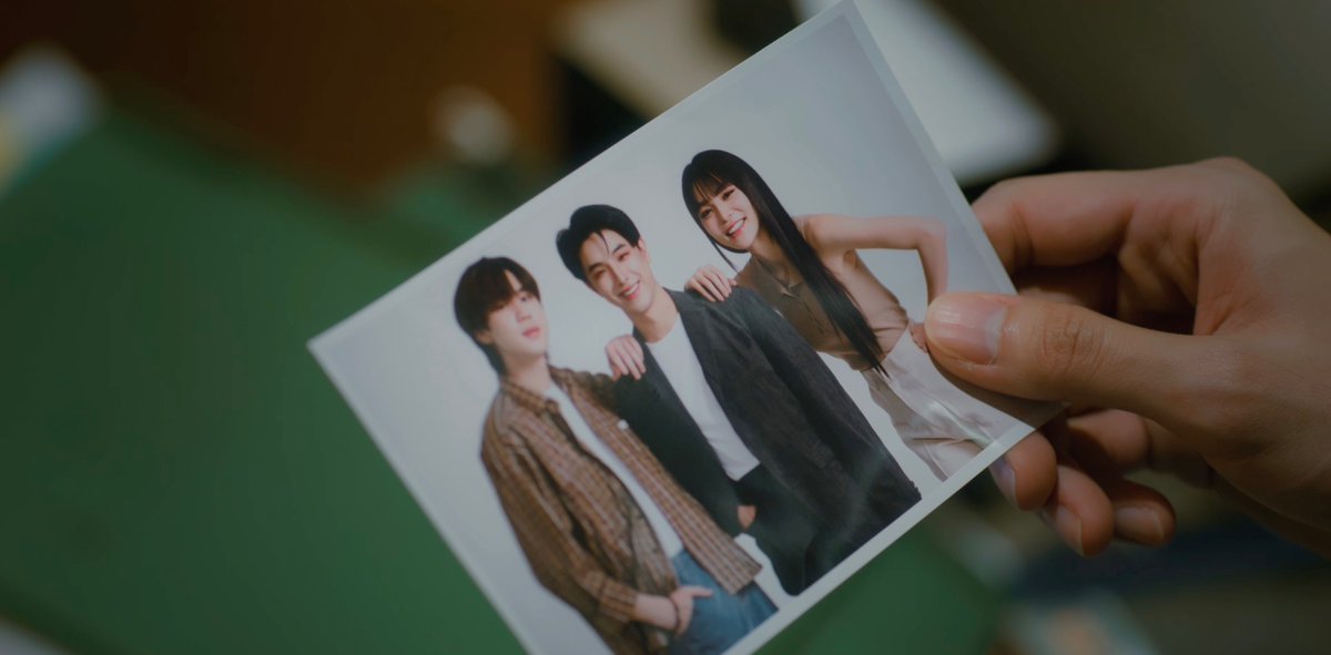 GMMTV (@gmmtv) on Twitter photo เด็ก 3 คนนี้มีความเกี่ยวข้องยังไงกับปัณณ์นะ
#RevampSeriesEP4
<a href="/Prem_space/">ซาลาเปา</a> <a href="/Markjrtn/">Khun Methas 🧛🏻 คุณเมธัส</a> <a href="/kayavine/">Kayavine</a> <a href="/KPloynira/">Kapook ploynira</a> <a href="/tananloh_/">น้องต้าร์ (พอล) 📚N’tar 6/1</a> <a href="/g_supakornn_/">guitar 🎸</a> <a href="/mantraamt/">MANTRA</a> เด็ก 3 คนนี้มีความเกี่ยวข้องยังไงกับปัณณ์นะ
#RevampSeriesEP4
<a href="/Prem_space/">ซาลาเปา</a> <a href="/Markjrtn/">Khun Methas 🧛🏻 คุณเมธัส</a> <a href="/kayavine/">Kayavine</a> <a href="/KPloynira/">Kapook ploynira</a> <a href="/tananloh_/">น้องต้าร์ (พอล) 📚N’tar 6/1</a> <a href="/g_supakornn_/">guitar 🎸</a> <a href="/mantraamt/">MANTRA</a>