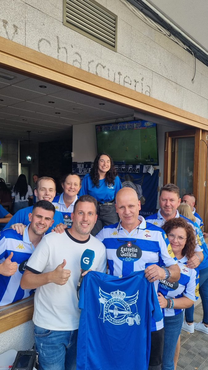 Primeira hora da tarde:

-Belén Feal adestradora do <a href="/burelafs/">Reyco Burela FS</a> logo da derrota esta mañá
-Membos da <a href="/pdagandara_/">Peña Deportivista A Gándara</a> con <a href="/FeRomeroDP/">Fer Romero de Paz</a>
-Carlos da <a href="/pr_morandeira/">Peña Racinguista Morandeira⚓️</a> do <a href="/racingferrolsad/">Racing Club Ferrol</a>
-Claudio antes do <a href="/RCCelta/">Celta</a> - <a href="/GironaFC/">Girona FC</a>

📻Todo para escoitar aquí
👉servizos.agalegaaudio.gal/horaahora?h=17…