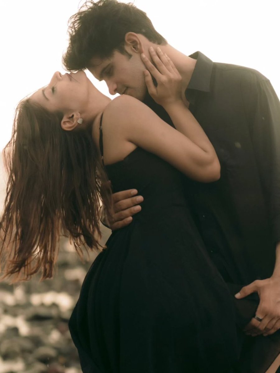 UpdeshRahar's tweet photo. #love #LoveIsland #BeachVibes #shoot #bb27 #bbtvi #GauravKhanna #BiggBoss19 #x #viral2025 #bbtvi #NYFW #SEVENTEEN #Anupamaa #yrkkh #Bollywood https://t.co/hYJZLYDaGS
