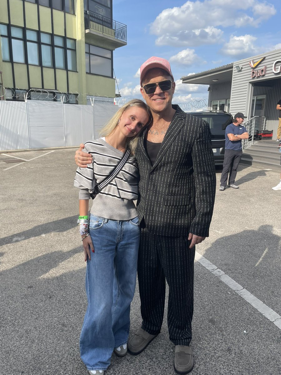 claudia 🎸| inactive (again) tweet media