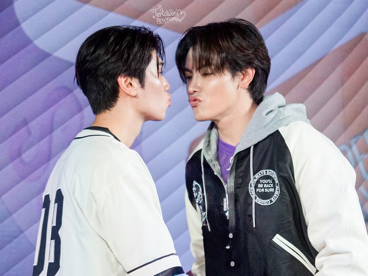 𝓉ℯ𝓇𝓉𝒶𝓌𝒶𝓃 𝓅ℯ𝓈ℴ𝓃𝒶𝓂𝓊 ♡ (@tertawan_) on Twitter photo kiss kiss 😗😗
FLEXMOVEPOWDER X JOONGDUNK
#MaybellinexJoongDunk
꒰ <a href="/ChenRcj/">อันโดรเมด้า ชุน</a> <a href="/dunknatachai/">dunknatachai</a> ꒱
#จุงอาเชน #dunknatachai #จุงดัง #JoongDunk kiss kiss 😗😗
FLEXMOVEPOWDER X JOONGDUNK
#MaybellinexJoongDunk
꒰ <a href="/ChenRcj/">อันโดรเมด้า ชุน</a> <a href="/dunknatachai/">dunknatachai</a> ꒱
#จุงอาเชน #dunknatachai #จุงดัง #JoongDunk