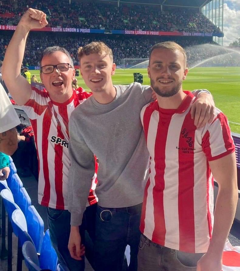 smithywpy's tweet photo. Ha’way the lads v Palace https://t.co/2L4j8SVAIG