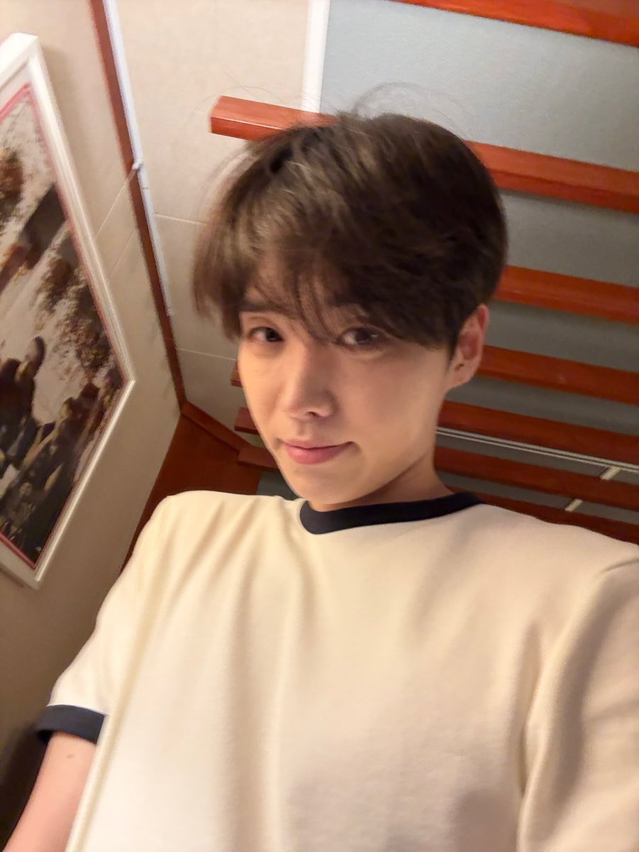 zzanggether's tweet photo. 역대급 개귀욤셀카 말아주셧는데
요즘 젠즤답게 사진이 죄다 흔들려있음 미치겟다 https://t.co/BbvOGokJeH