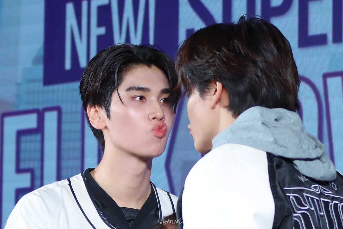 ซักจุ๊บบบบบบบ 😘

FLEXMOVEPOWDER X JOONGDUNK
#MaybellinexJoongDunk
#จุงดัง